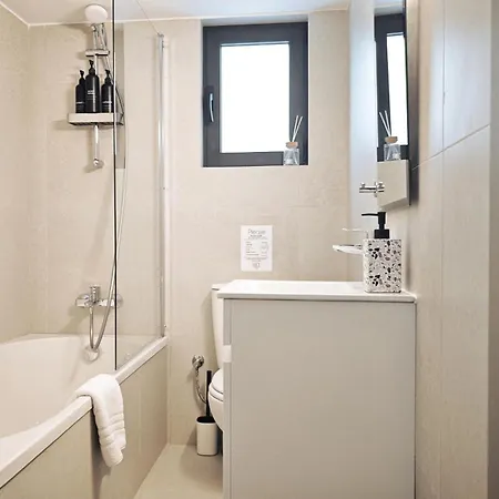 Apartment And Sea 12 *