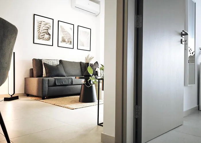 And Sea 12 Apartment