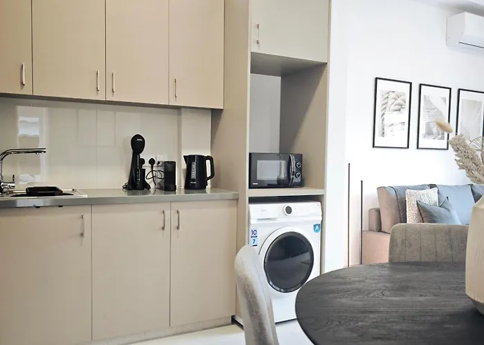 And Sea 12 Apartment *